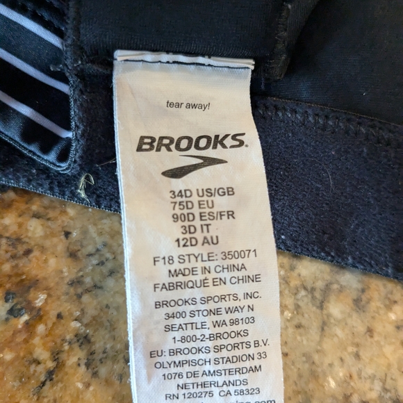 Brooks Black Sports Bra - Picture 2 of 3
